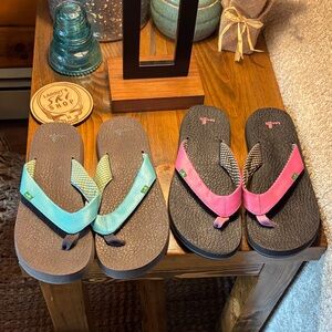 Sanuk Flip Flop Sandals in Aqua and Pink bundle